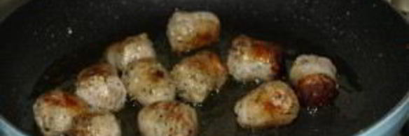 колбасная запеканка с помидорами и фасолью