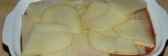 колбасная запеканка с помидорами и фасолью