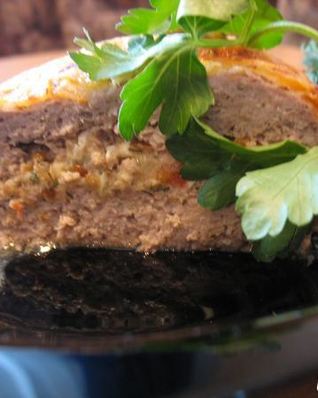 Мясная запеканка с грибами и яйцом