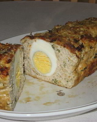 Мясная запеканка с куриным яйцом