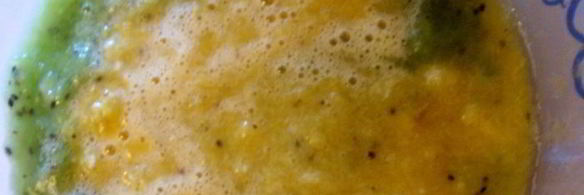 овсяная запеканка с соусом из киви и апельсина