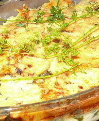 Рыбная запеканка с картофелем и шпинатом