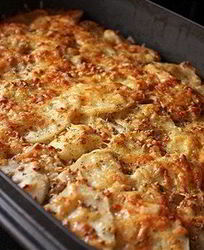 Слоеная мясная запеканка с грибами