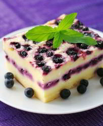 Творожная запеканка со смородиной