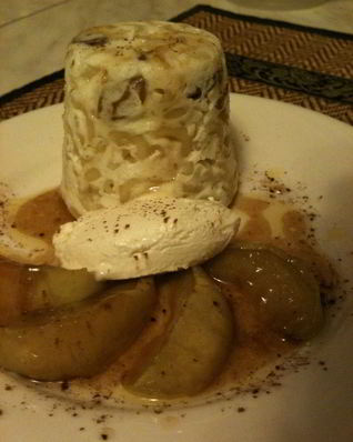 Творожно-макаронная запеканка с изюмом, карамелизованным яблоком и маскарпоне