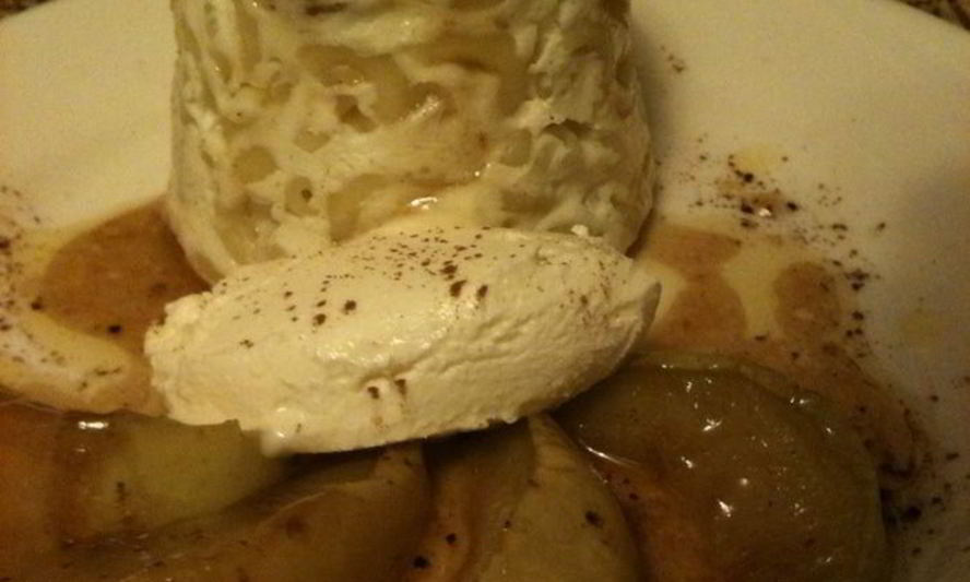 Рецепт творожно-макаронной запеканка с изюмом, карамелизованным яблоком и маскарпоне