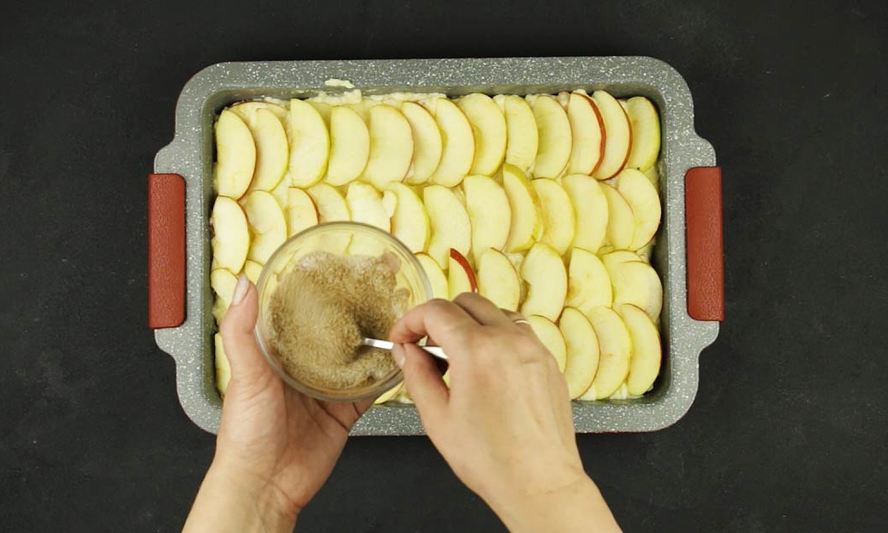 Рецепт яблочной запеканки с манкой