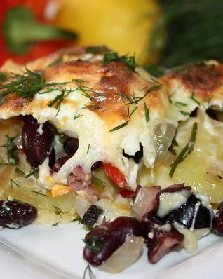 Запеканка из картофеля, фасоли и яиц