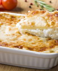 Запеканка из картофеля с творогом и сыром