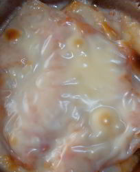 Запеканка из лука-порея под сыром