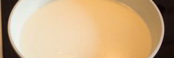 запеканка с индейкой, брокколи и картофелем под соусом бешамель