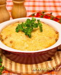 Запеканка с куриным филе, грибами и картофельным пюре