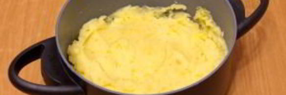 запеканка с куриным филе, грибами и картофельным пюре