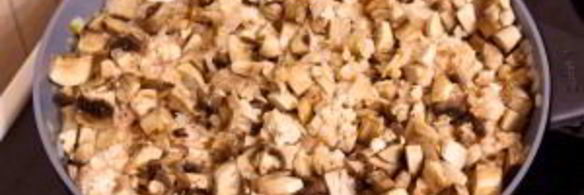 запеканка с куриным филе, грибами и картофельным пюре