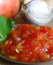 Домашняя аджика из кабачков с перцем