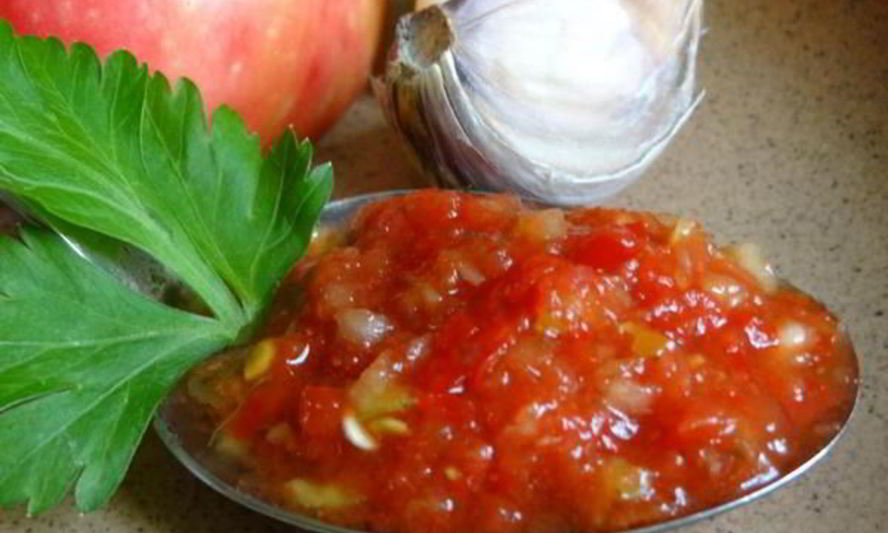 Рецепт домашней аджики из кабачков с перцем