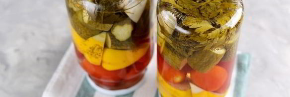 ассорти из помидоров, огурцов и патиссонов на зиму