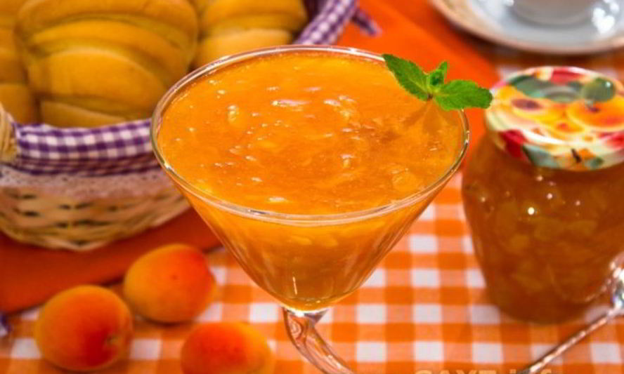 Рецепт абрикосового джема с миндальными лепестками