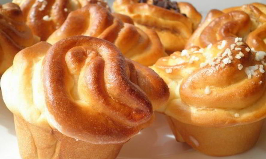 Рецепт ароматных дрожжевых булочек с джемом