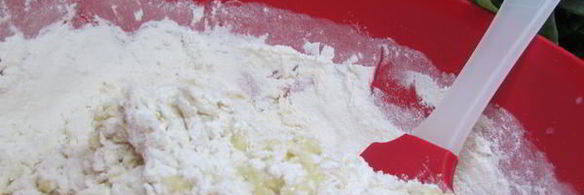 булочки с абрикосовым джемом