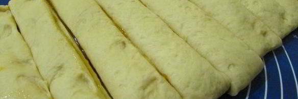 булочки с абрикосовым джемом