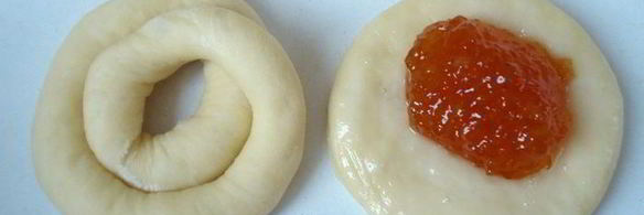 булочки с апельсиновым джемом