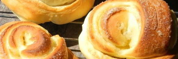 булочки с джемом и штрейзелем