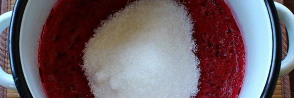 густой джем из вишни