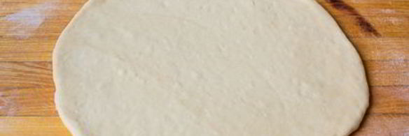 крученая булка с абрикосовым джемом