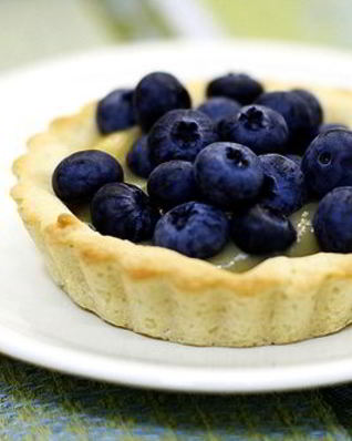 Лимонные корзиночки с черникой и джемом