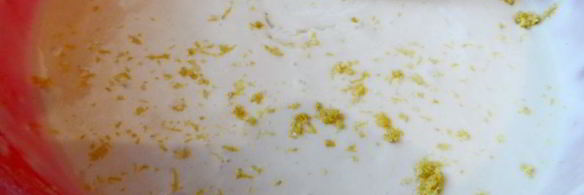 оладушки с лимонной цедрой, коньяком и черносмородиновым джемом