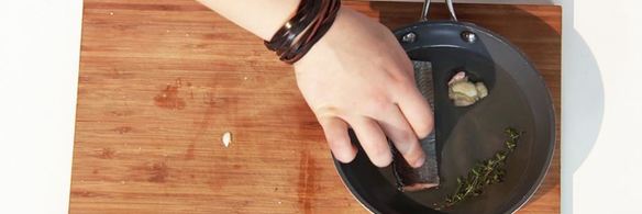 сельдь конфи с пармантье и свекольным джемом