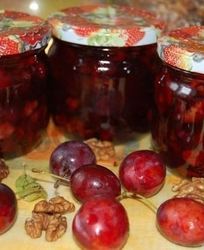 Сливовый джем с орехами