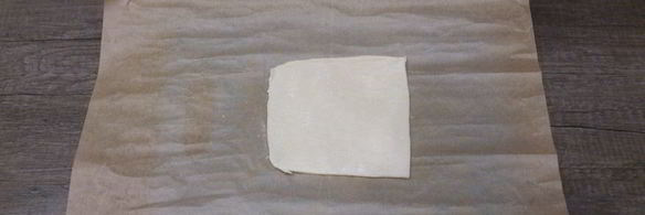 слоеные булочки с малиновым джемом