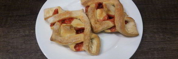 слоеные булочки с малиновым джемом