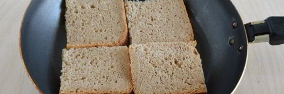 тосты с арахисовым маслом и джемом