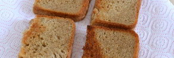 тосты с арахисовым маслом и джемом