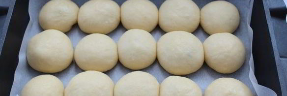 ванильные сдобные булочки с джемом