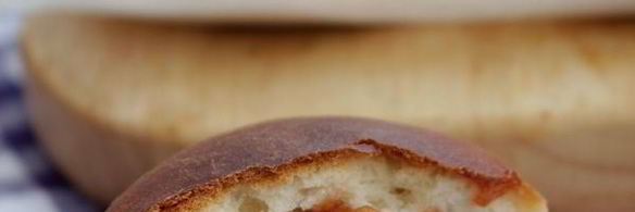 ванильные сдобные булочки с джемом