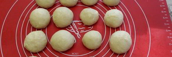 ванильные сдобные булочки с джемом