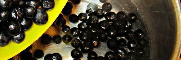 яблочный джем с черноплодной рябиной