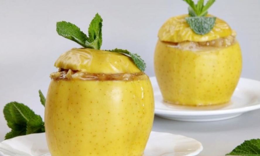 Рецепт запеченных яблок с бананом и абрикосовым джемом