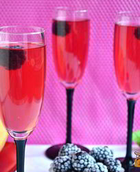 Компот из дыни и ежевики