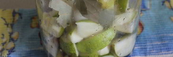 компот из груш с черноплодной рябиной и малабарской корицей на зиму