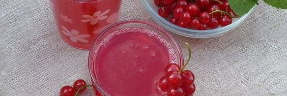 компот из персиков и красной смородины