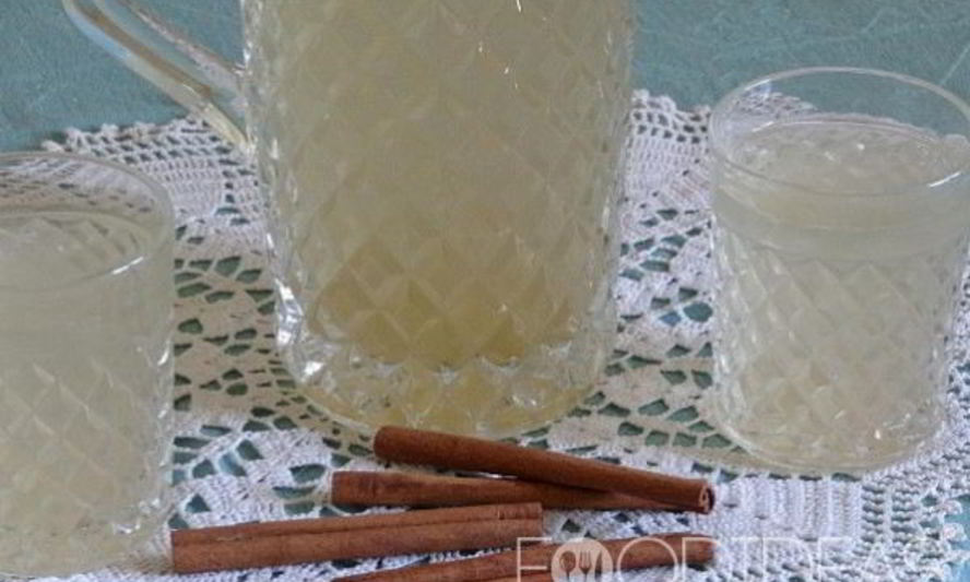 Рецепт компота из ревеня и яблок