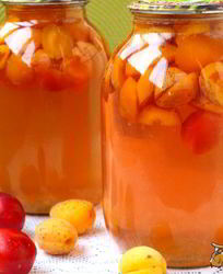 Компот из слив и абрикос