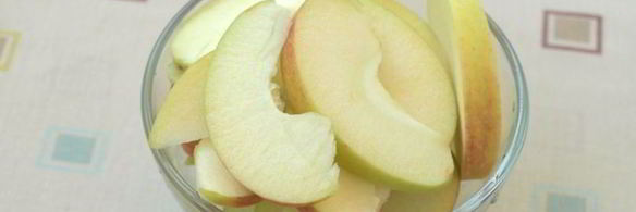 компот из терна, яблок и ежевики с мятой и лимоном