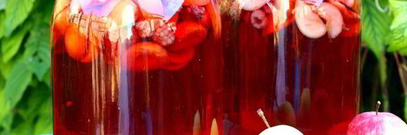 компот из яблок, абрикос и ежевики