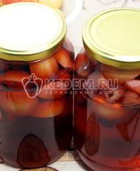 Компот из яблок и черной смородины